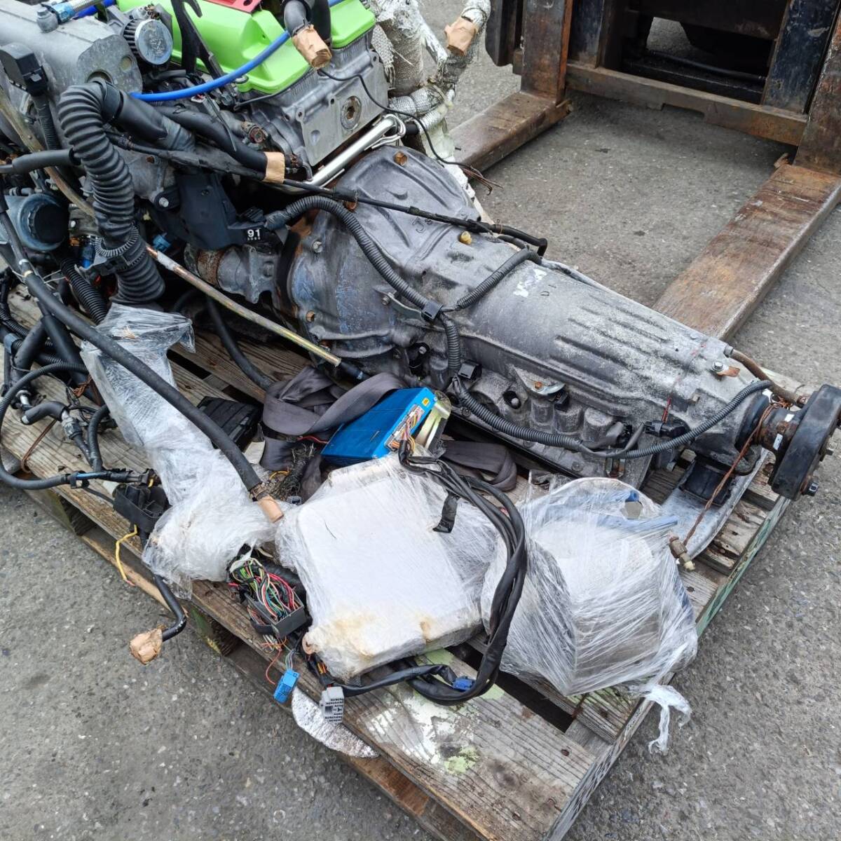 JZS147 Toyota Aristo 2JZ-GTE Engine with HKS Turbo, Intercooler, Oil Cooler & Automatic Transmission - Image 10