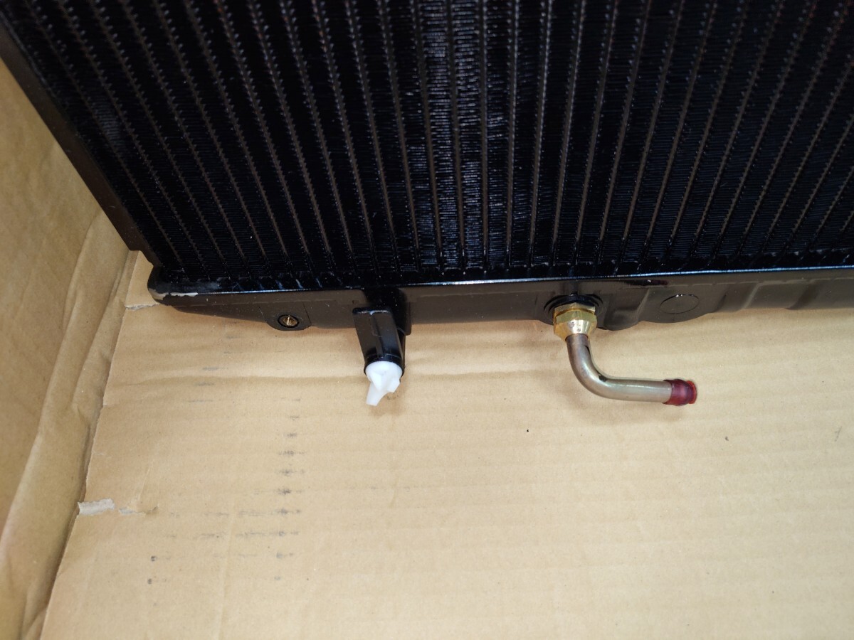 Rare Toyota MX83 Mark II Cressida Radiator for Automatic Transmission – Stored Unit - Image 6